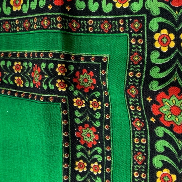 Oscar de la Renta Floral Patterned Wool Scarf - Picture 3 of 4